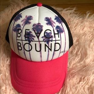 O'Neill Trucker Snapback Hat
Very cute!!!